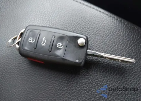 2014 Volkswagen Jetta 1.8T Se из США, поврежденный, VIN 3VWD17AJ1EM231604